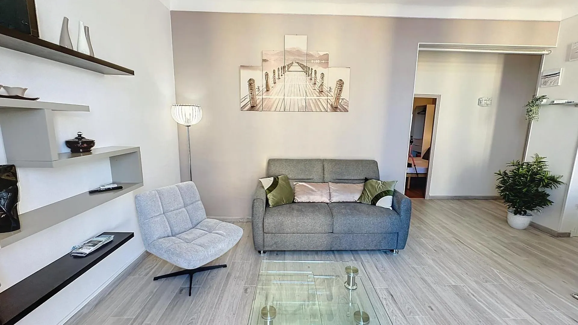 Rol2 - Beau 2 Pieces Avec Balcon Et Vue Mer Laterale Cannes