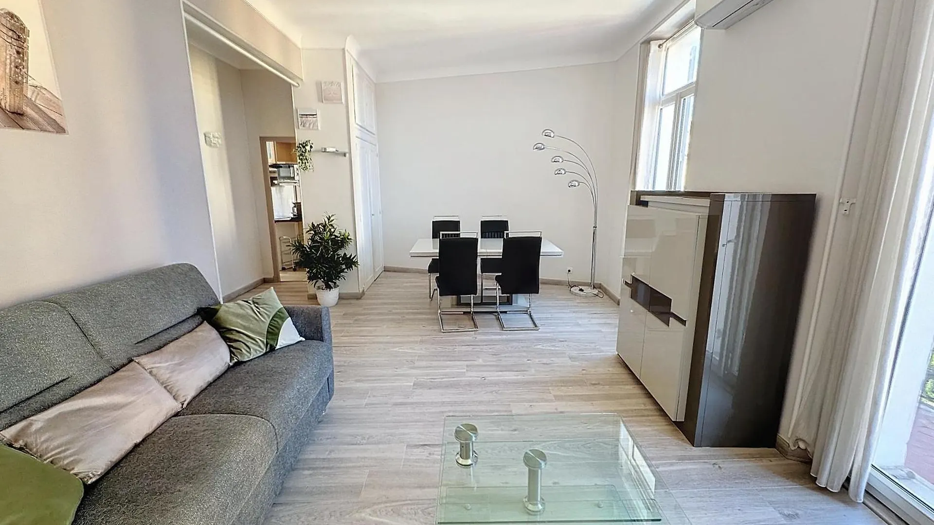 Rol2 - Beau 2 Pieces Avec Balcon Et Vue Mer Laterale Cannes